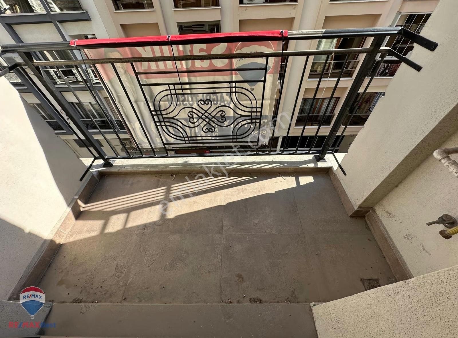 104 Remax Best'ten Karşıyaka Demırköprüde Satılık 2+1 Daıre