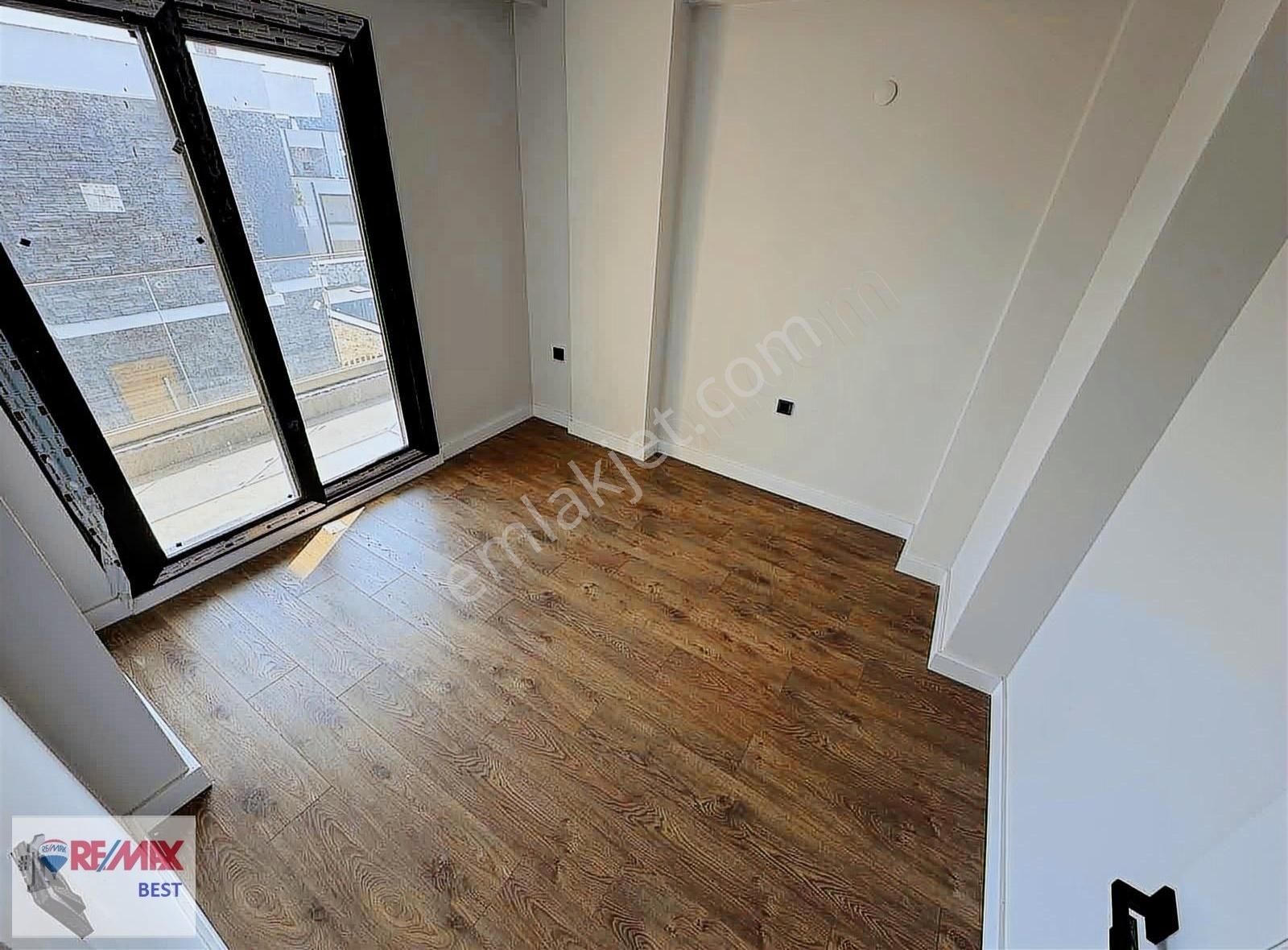 46 Re/max Metin Şimşek'ten Çandarlı'da Denize 150m 4+ 1kiralık - Görsel 21