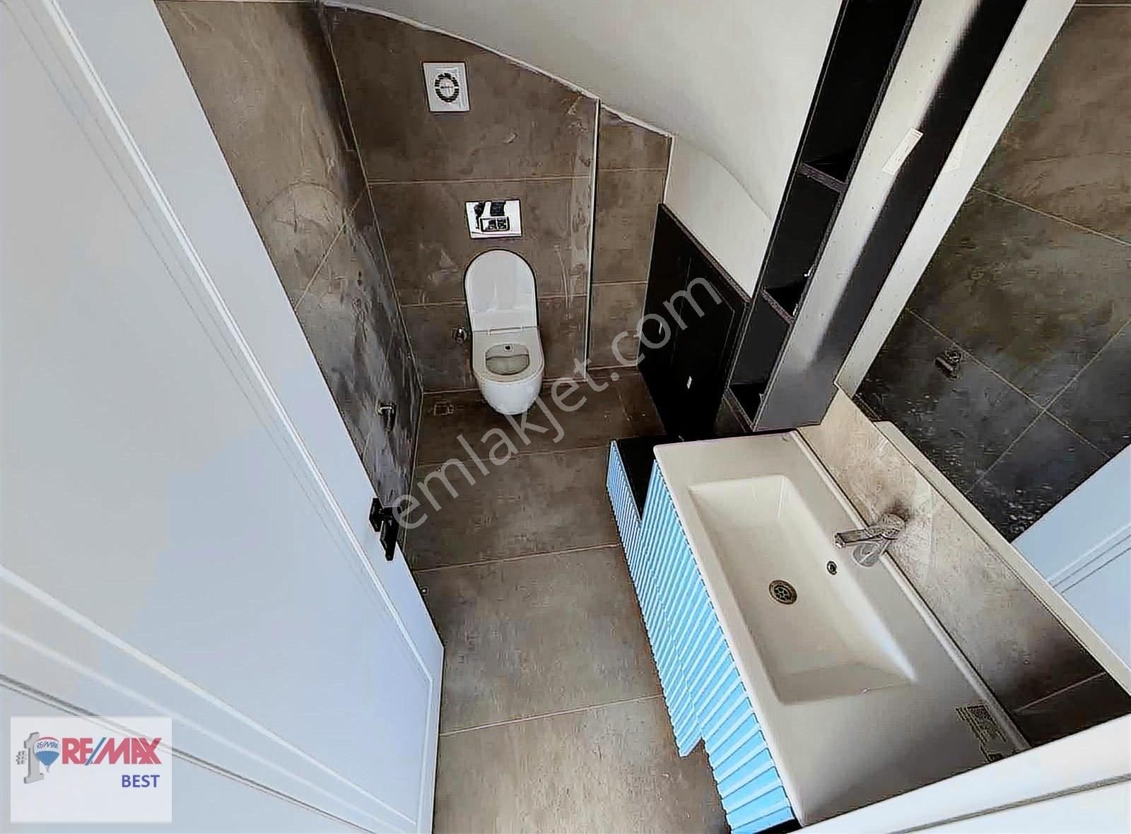 46 Re/max Metin Şimşek'ten Çandarlı'da Denize 150m 4+ 1kiralık - Görsel 14