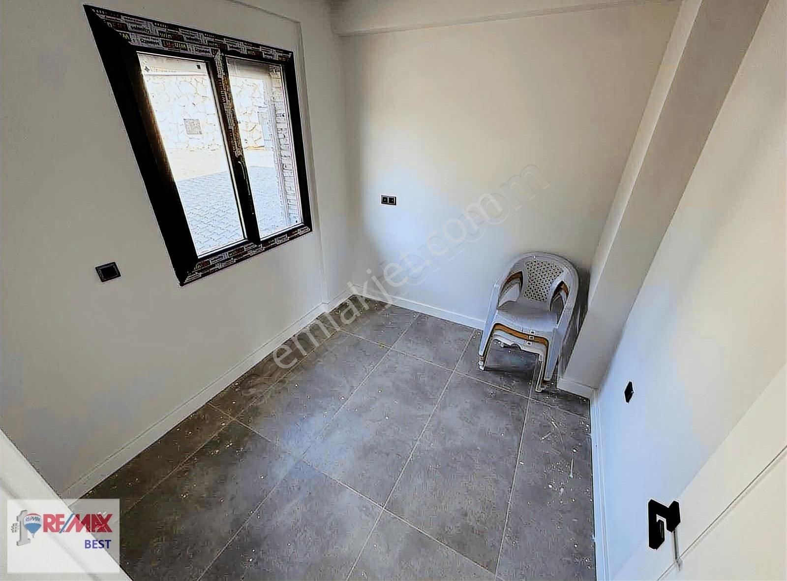 46 Re/max Metin Şimşek'ten Çandarlı'da Denize 150m 4+ 1kiralık - Görsel 24