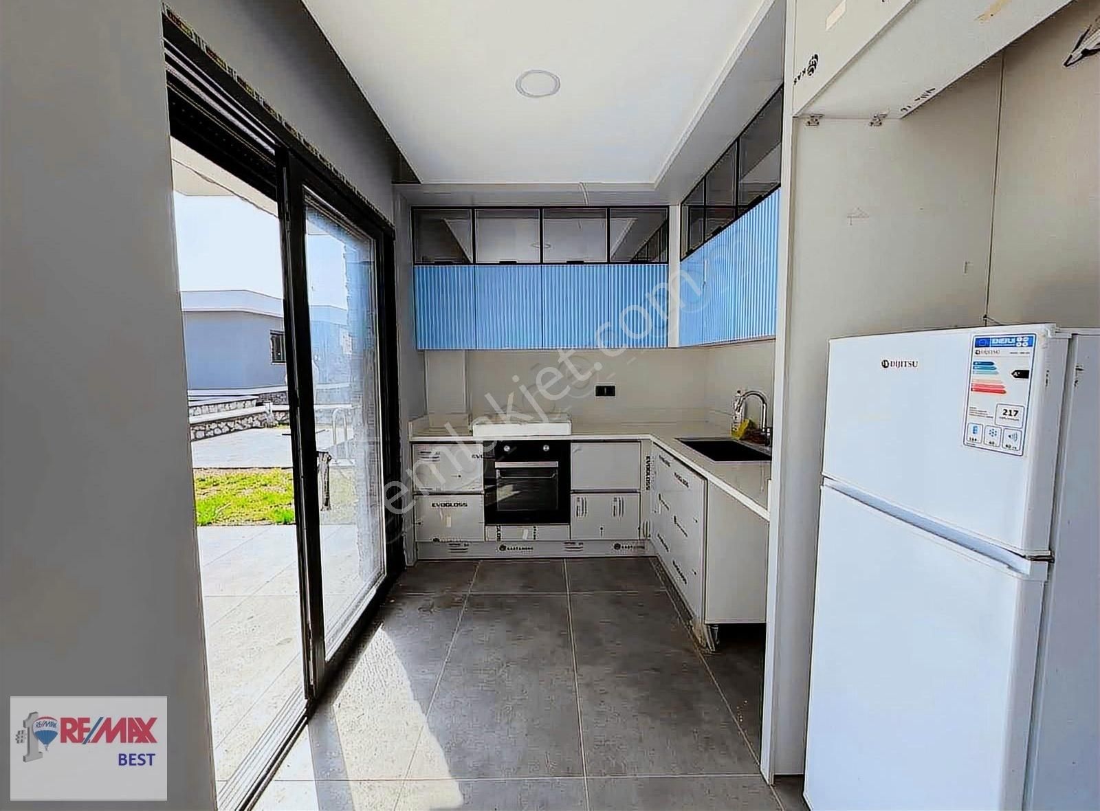 46 Re/max Metin Şimşek'ten Çandarlı'da Denize 150m 4+ 1kiralık - Görsel 12