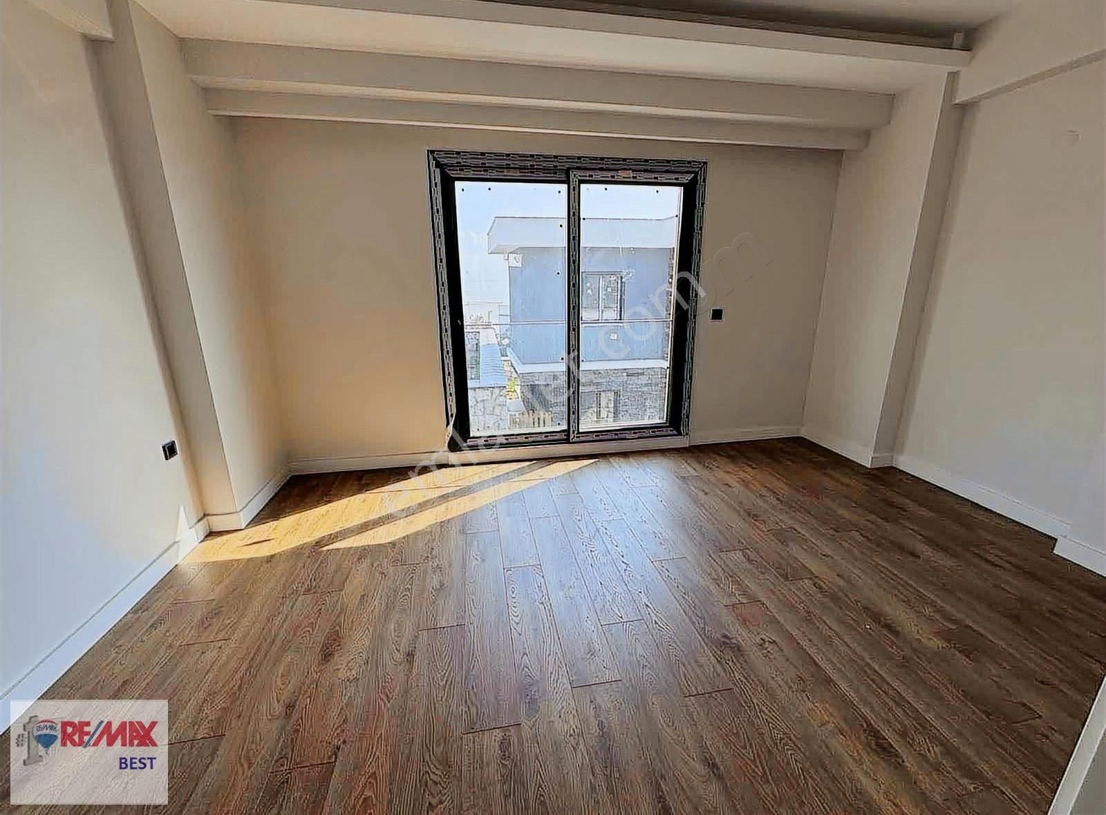 46 Re/max Metin Şimşek'ten Çandarlı'da Denize 150m 4+ 1kiralık - Görsel 22