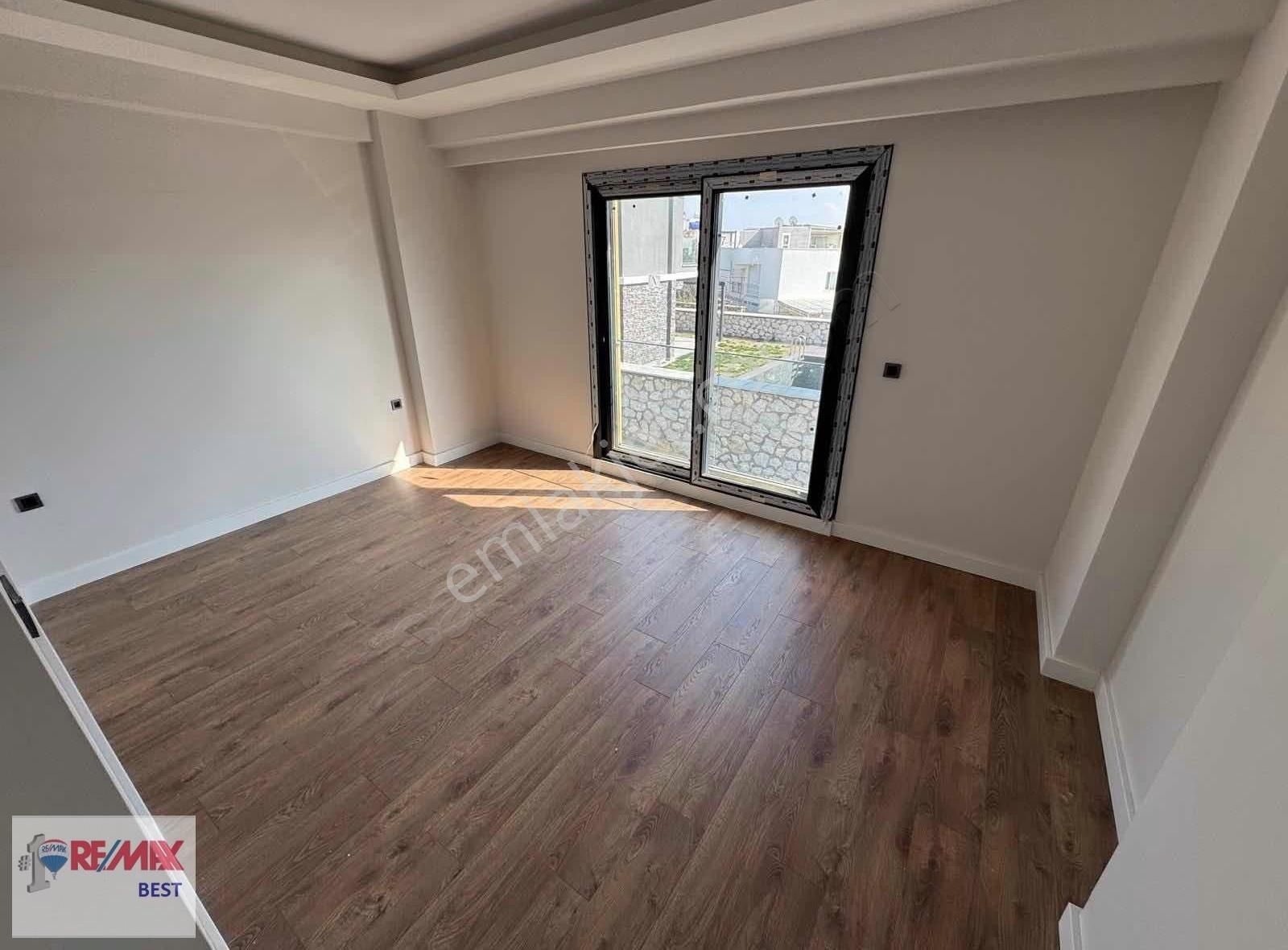 46 Re/max Metin Şimşek'ten Çandarlı'da Denize 150m 4+ 1kiralık - Görsel 15