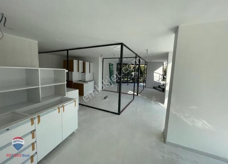 8 Mezıtlı'de Kıracılı Satılık Dükkan - Görsel 2