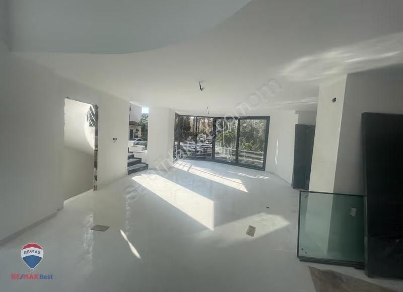 8 Mezıtlı'de Kıracılı Satılık Dükkan - Görsel 9