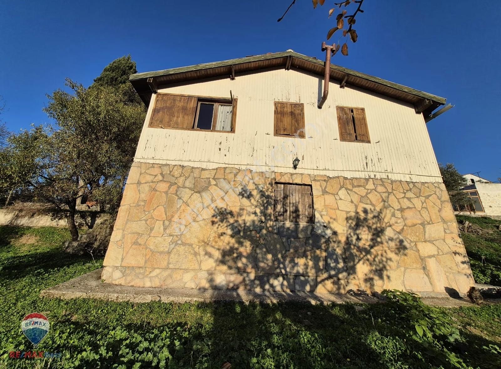 8 Seferihisar Gödence De Satılık 3000m² Tarla Ve Dağ Evi - Görsel 4