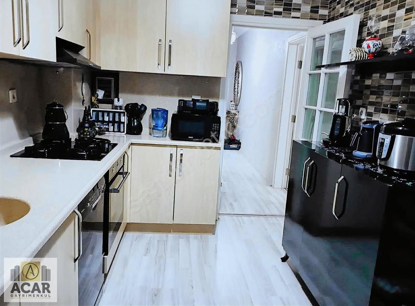 Bahçelievler Atatürk İlköğretim Okulunun Dibinde