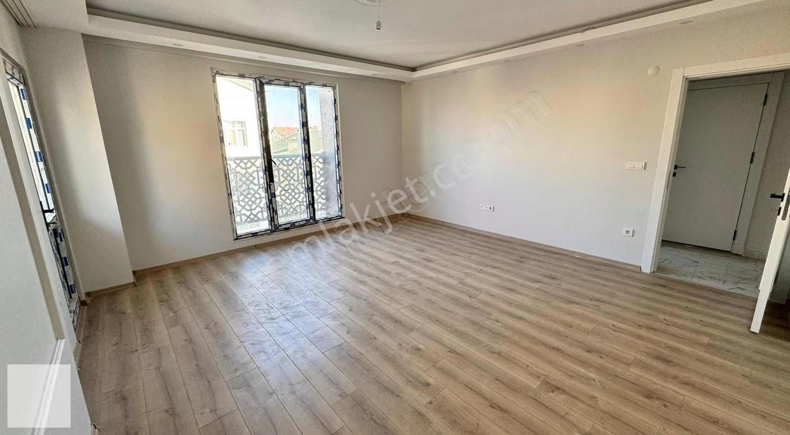 Atatürk Mahallesi 3+1 150m2 Sıfır Üst Dubleks