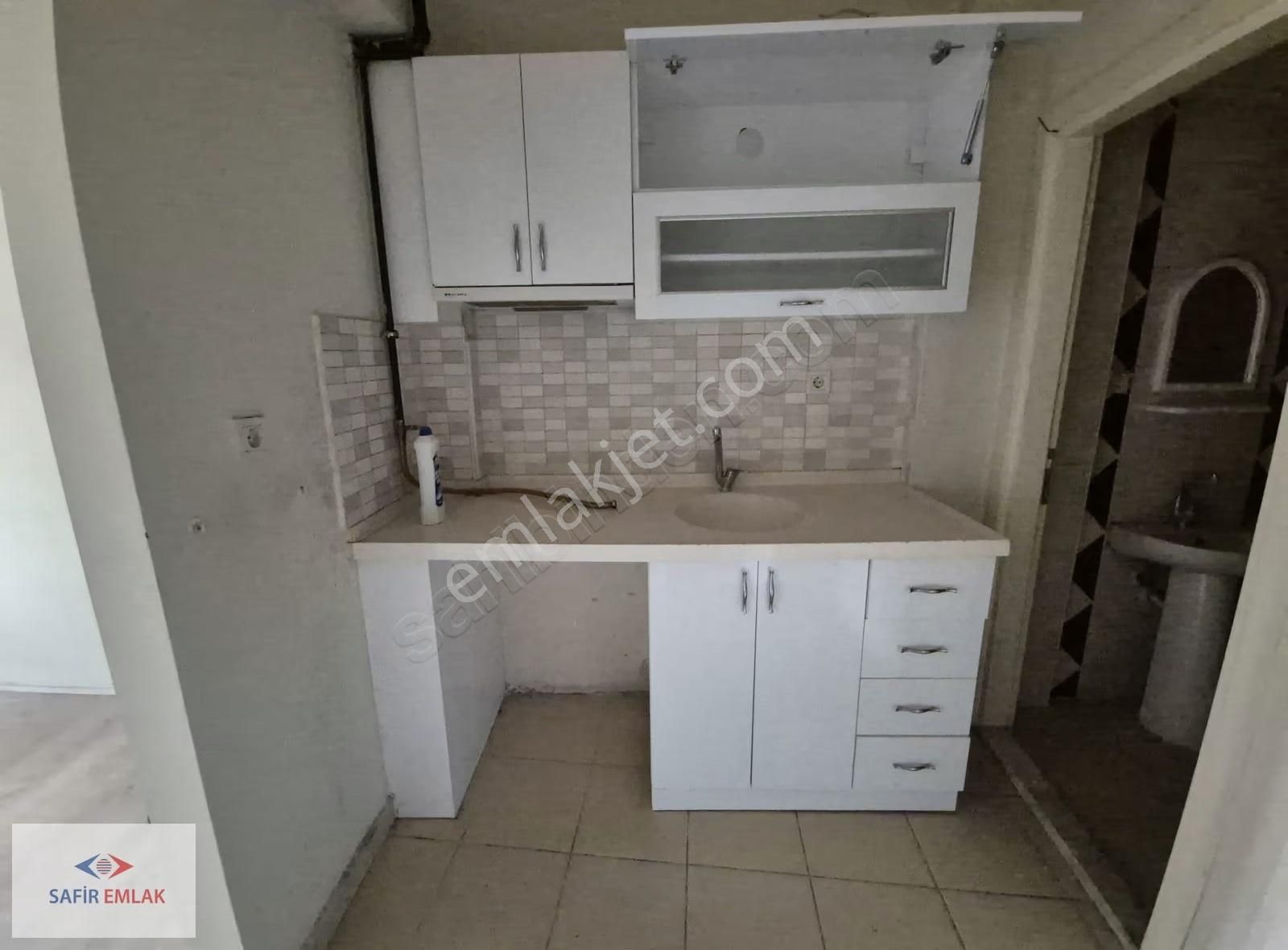 Safir'den Çarşı Merkez'de Satılık Arakat Asansörlü 1+1 Apart - Görsel 8