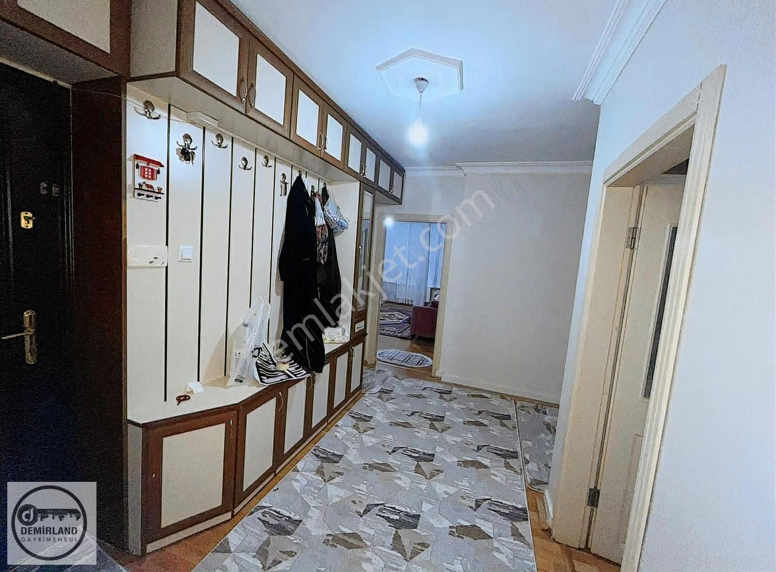 Demirland'dan Satılık Menderes Caddesi'nde 2+1 Daire - Görsel 14