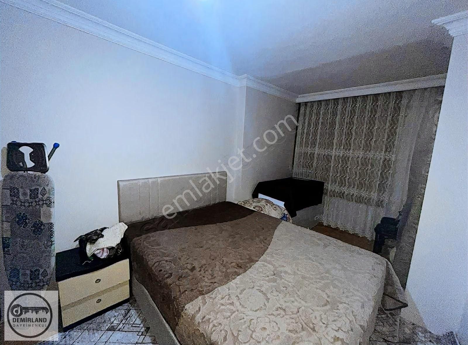 Demirland'dan Satılık Menderes Caddesi'nde 2+1 Daire - Görsel 8