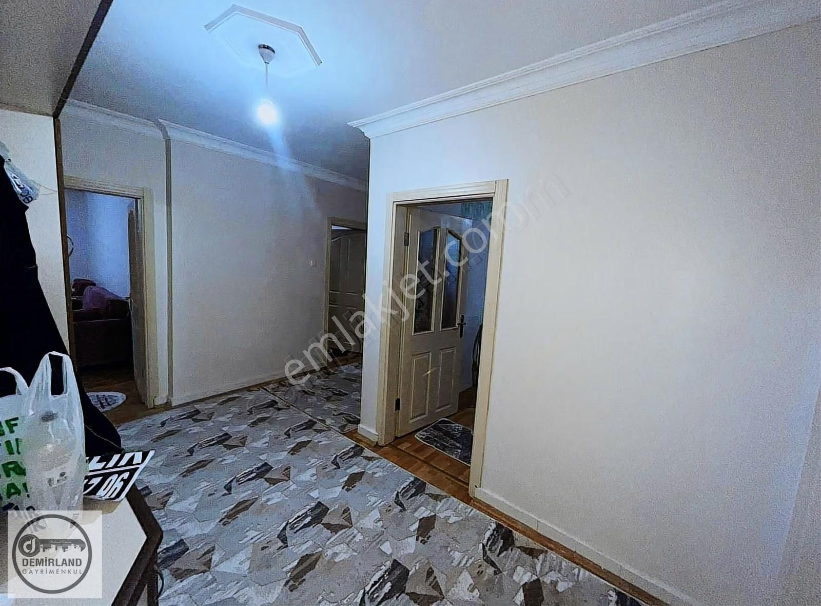 Demirland'dan Satılık Menderes Caddesi'nde 2+1 Daire - Görsel 10