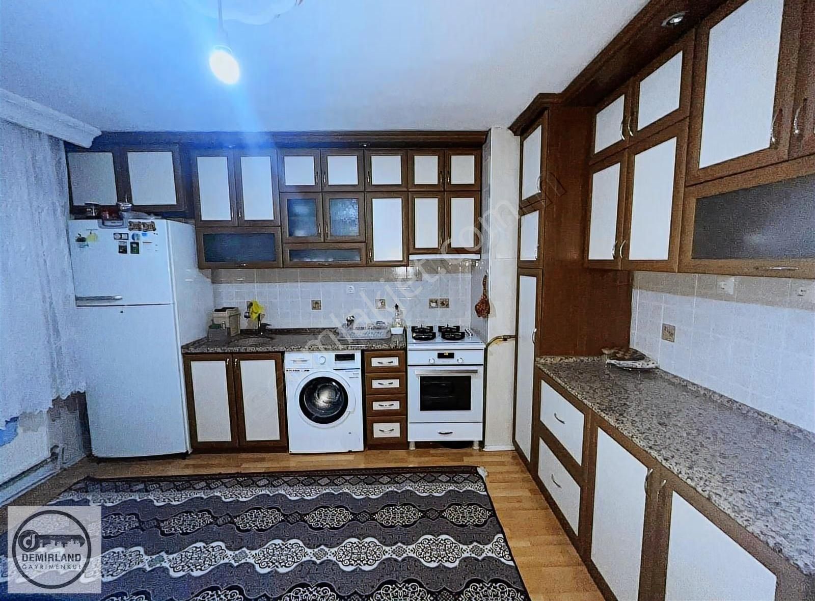 Demirland'dan Satılık Menderes Caddesi'nde 2+1 Daire - Görsel 25