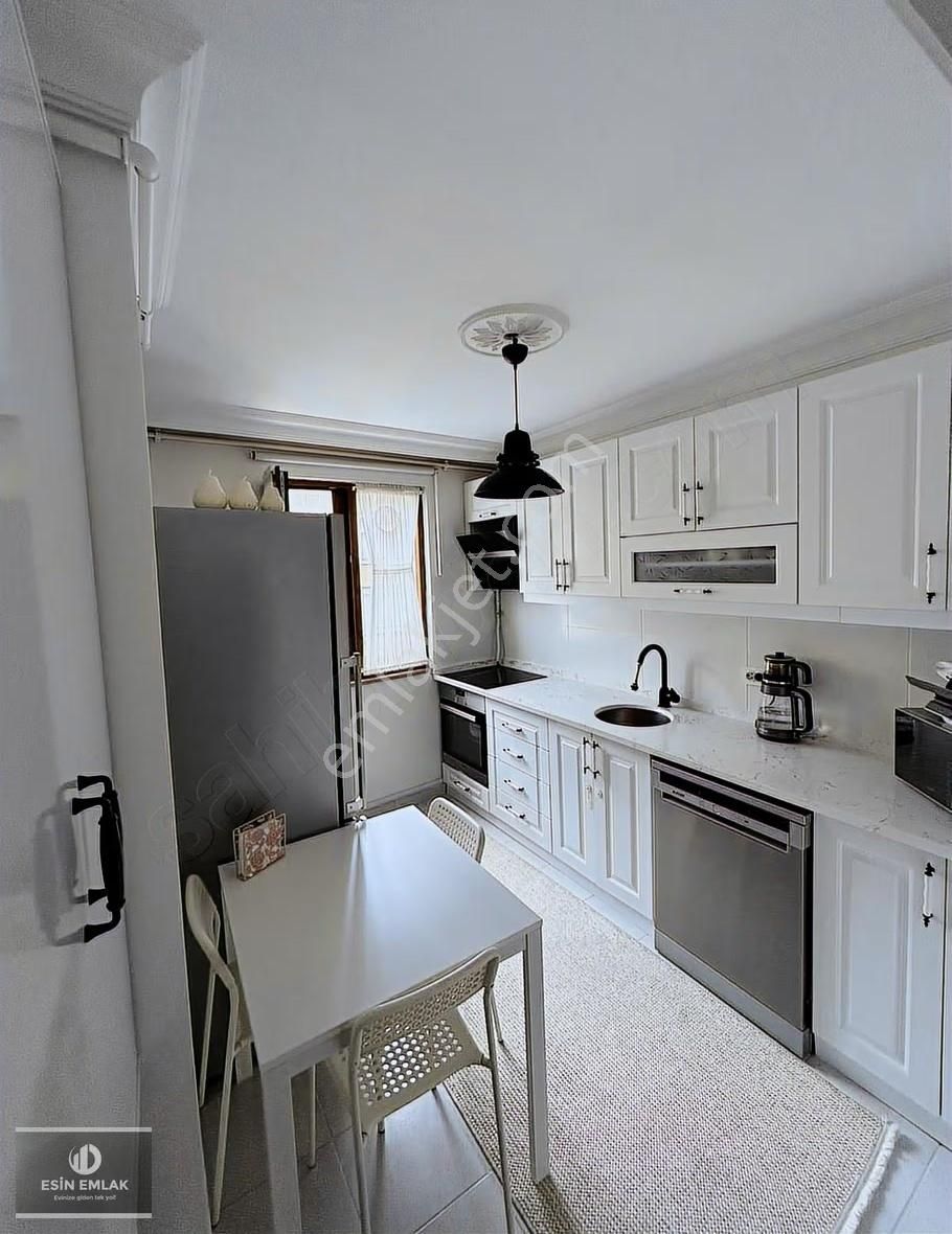 Alt Kaynarcada Satılık Geniş Ferah 2+1 Daire - Görsel 3