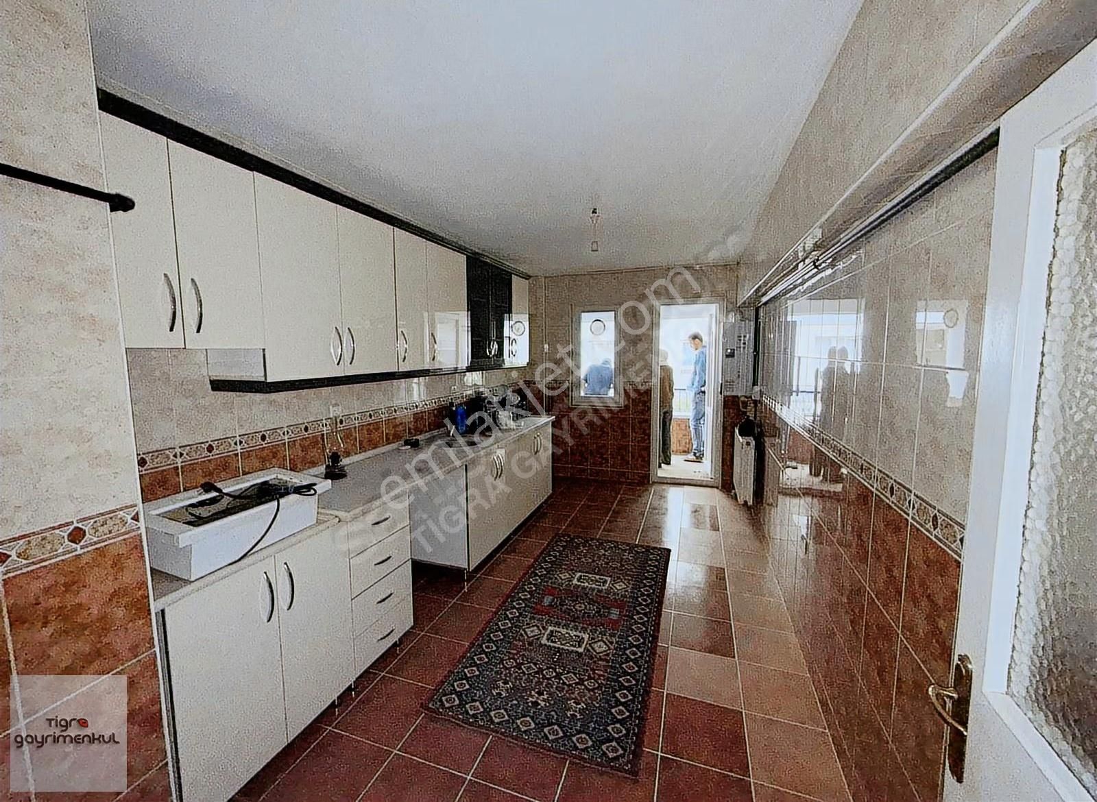 _tigra_ Boğaziçi'nde Neşet Ertaş Cad Üzerinde Katta Fırsat Daire - Görsel 23