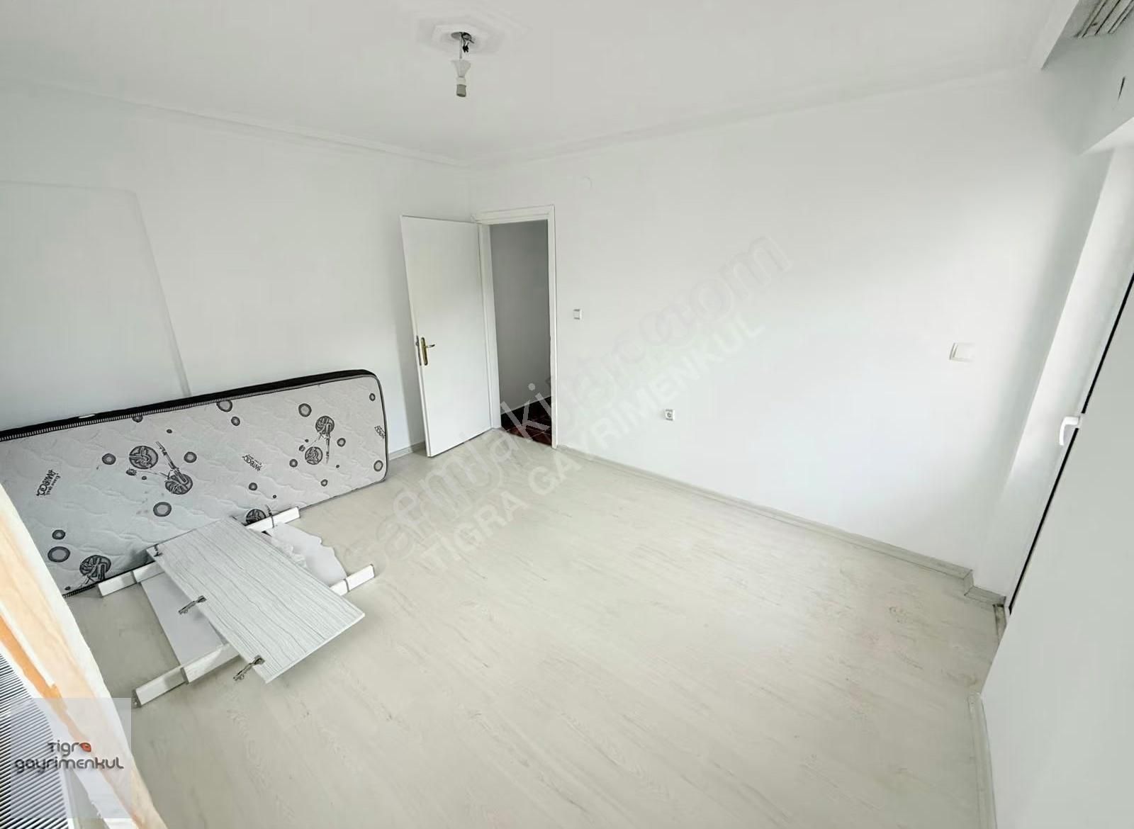 _tigra_ Boğaziçi'nde Neşet Ertaş Cad Üzerinde Katta Fırsat Daire - Görsel 22