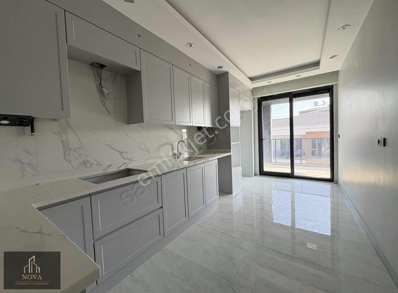 Nova'dan Ferhatlar Koleji Arkası 2+1 Satılık Lüks Sıfır Daire