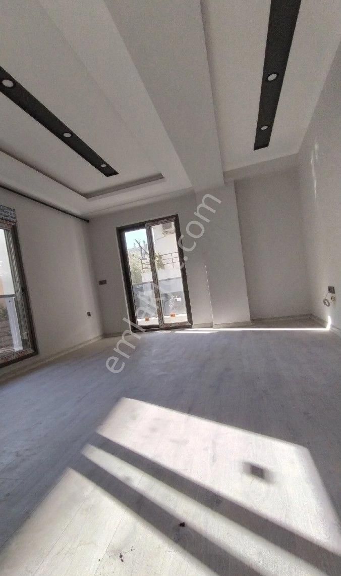 Işıklar Gençlik Mah. Satılık 1+1 Ara Katta - Görsel 7