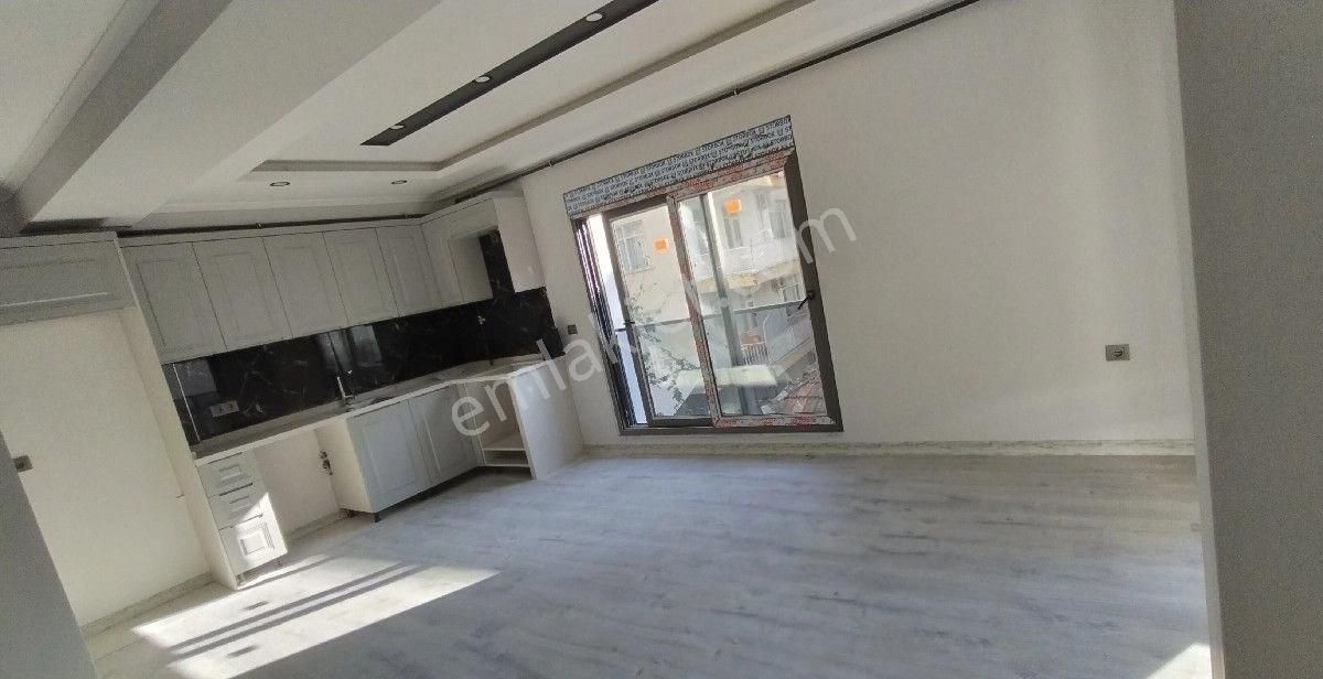 Işıklar Gençlik Mah. Satılık 1+1 Ara Katta