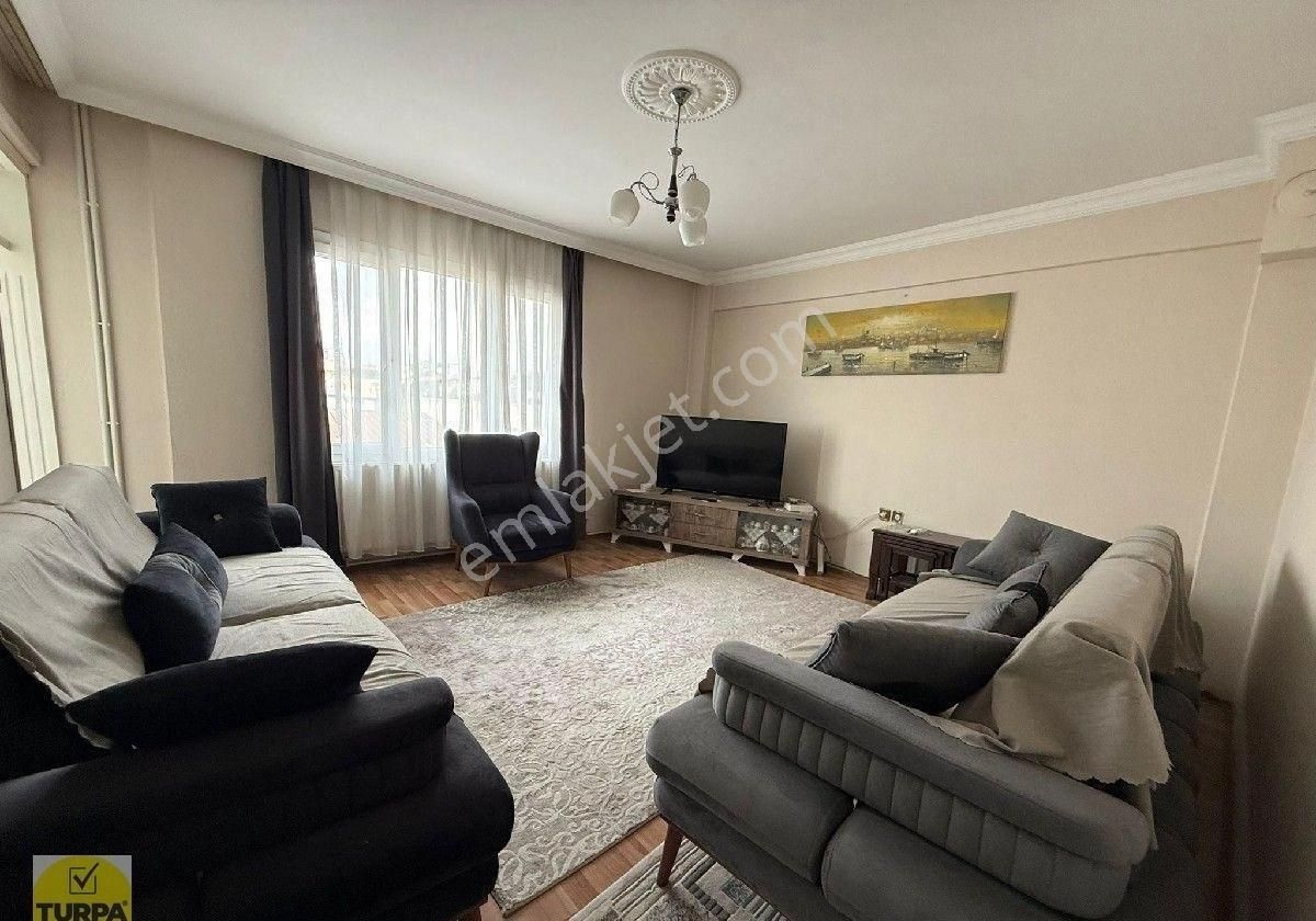 Buca - Koşu İzbana Yürüme Mesafesinde Full Eşyalı, Doğalgazlı Kiralık Daire