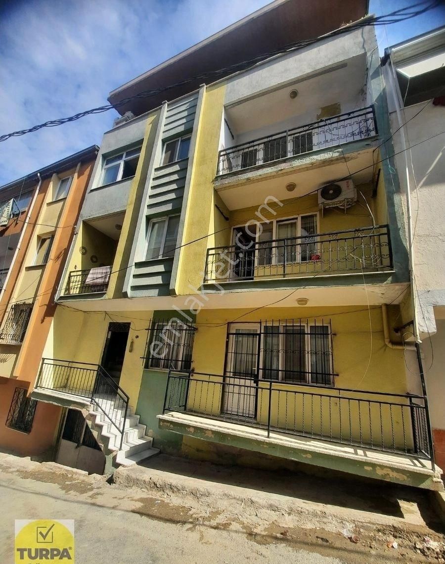 Turpa Güven'den İhsan Alyanak Mahallesinde 3+1 Kiralık Daire