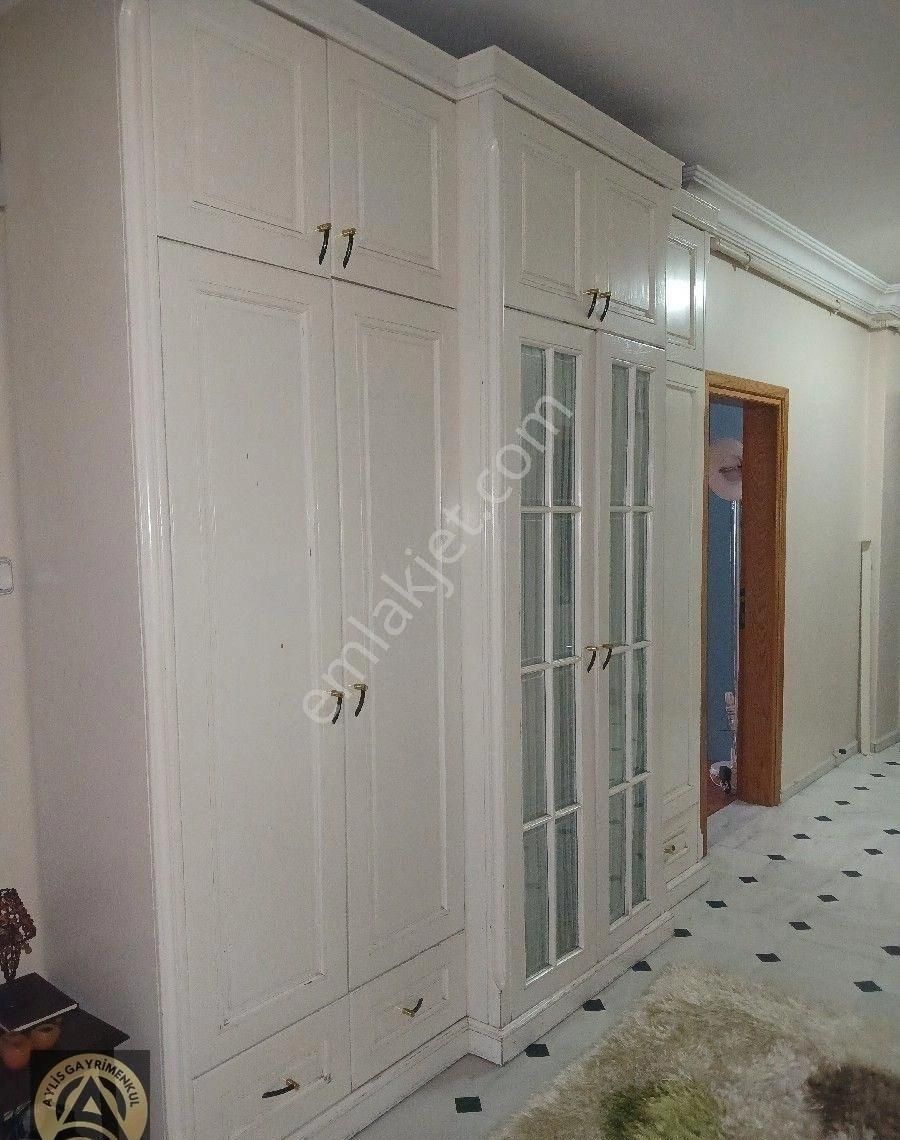 Sarıyer Merkezde Temiz Eşyalı 4+1 Kiralık Daire. - Görsel 2