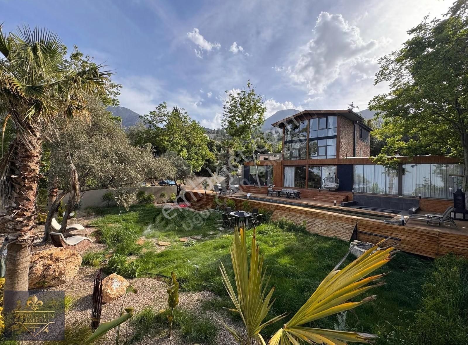 Lüks Ve Konforu Bir Arada Sunan Özel 4+2 Villa