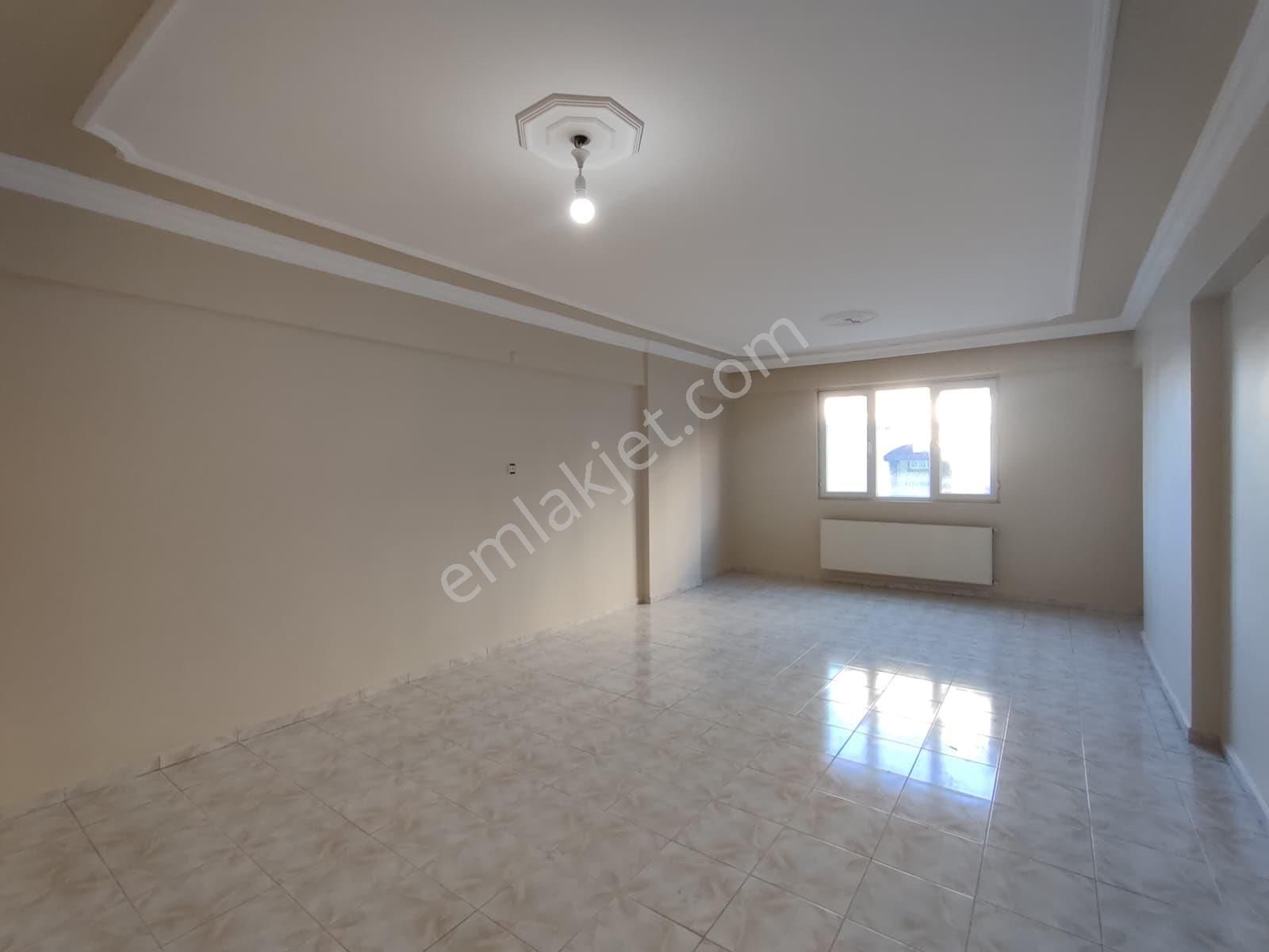 Cadde 17 Emlaktan Satılık 3+1 Daire