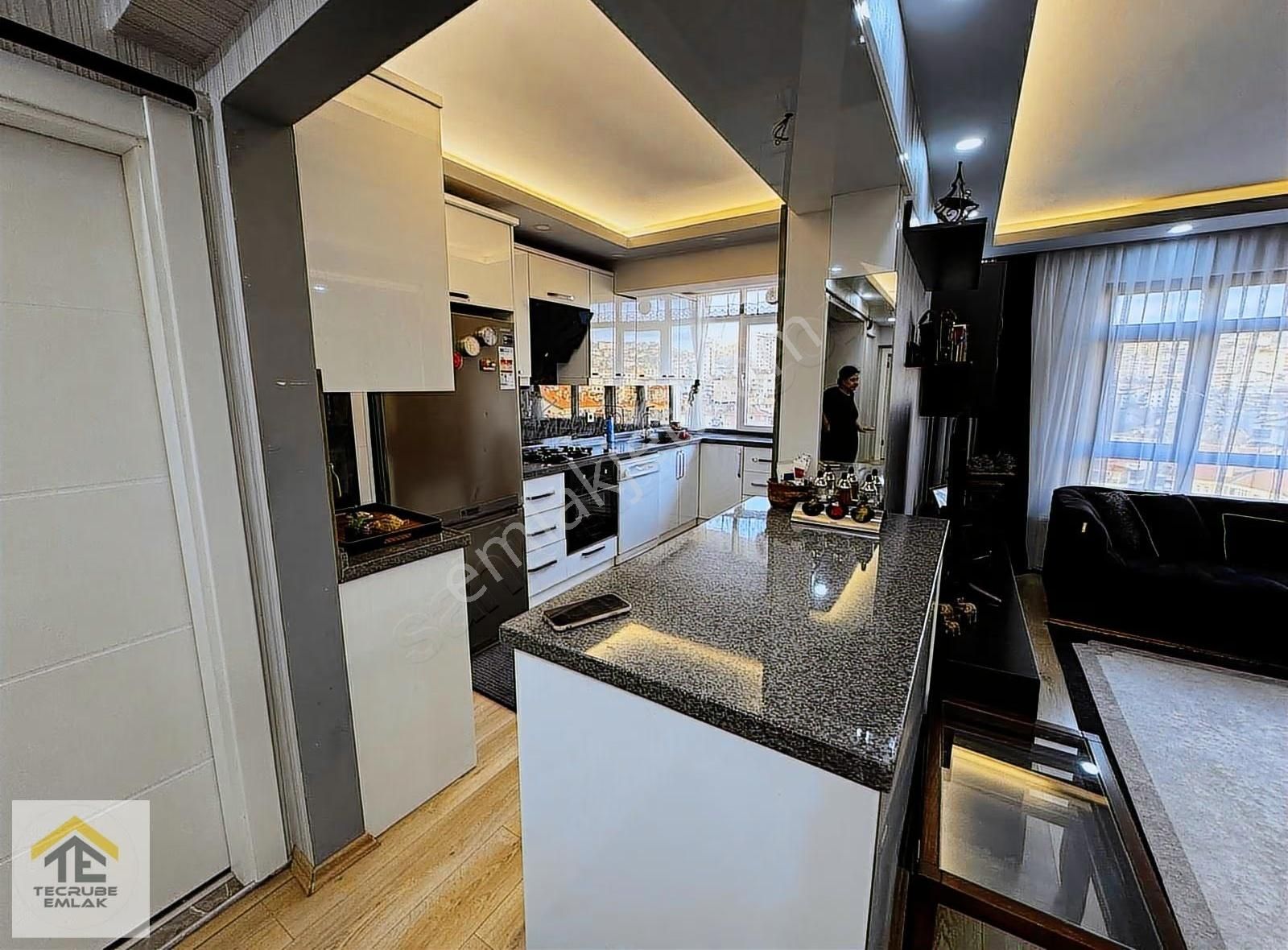 İncirli Merkez'de Ultra Lüks 5+1 Manzaralı Emsalsiz Dubleks - Görsel 22