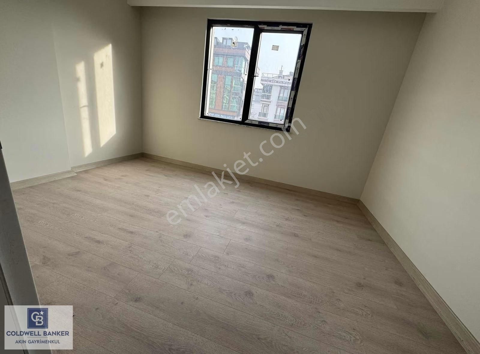 Sancaktepe Sultangazi Caddesinde Kapalı Otoparklı 2+1 Satılık - Görsel 9