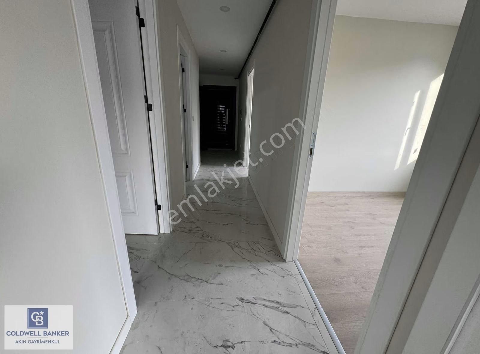 Sancaktepe Sultangazi Caddesinde Kapalı Otoparklı 2+1 Satılık - Görsel 3
