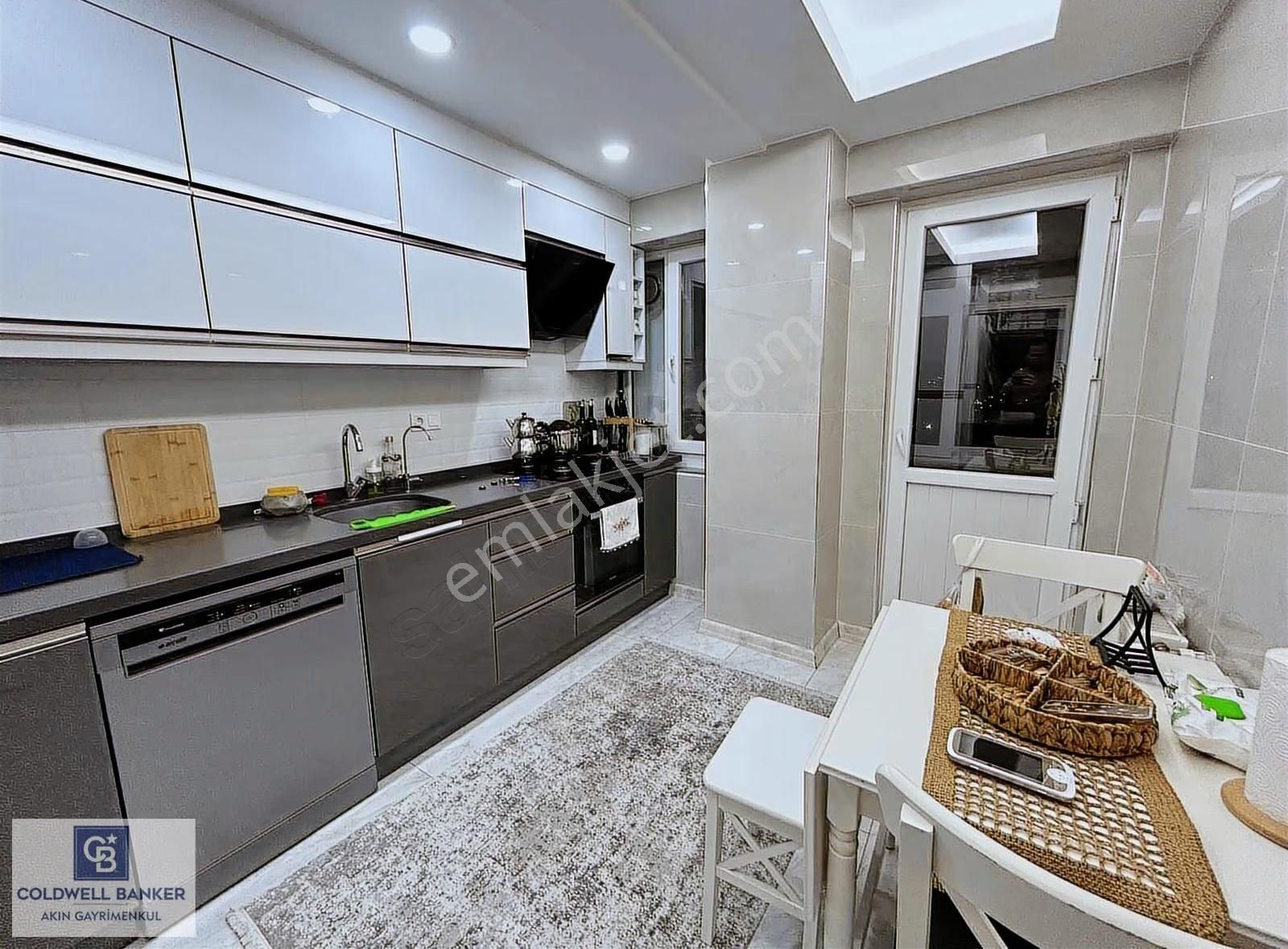 Yenidoğan Merkezde Site İçinde Satılık 2+1 Daire - Görsel 7