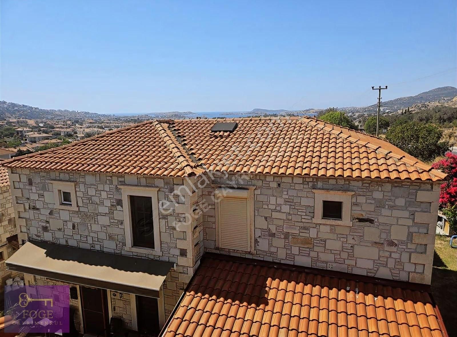 Foça'da Dört Katlı Deniz Manzaralı Geniş Bahçeli Forleks Villa - Görsel 21