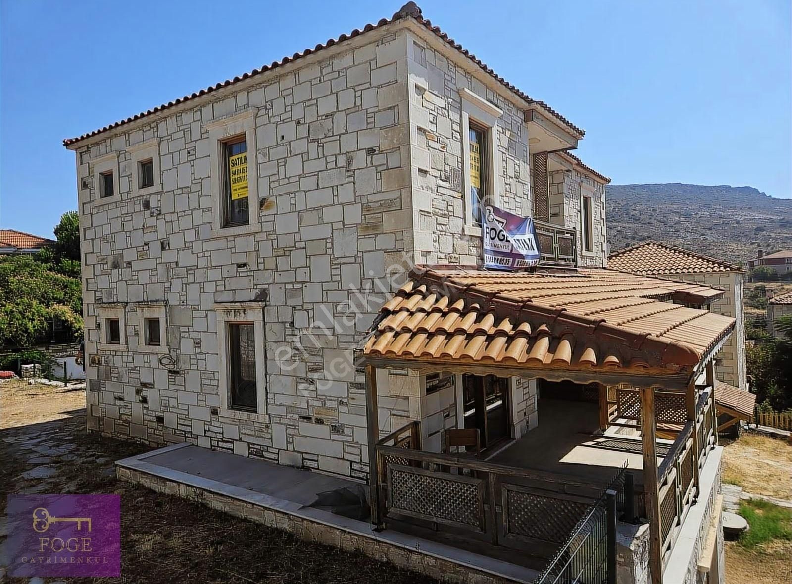 Foça'da Dört Katlı Deniz Manzaralı Geniş Bahçeli Forleks Villa - Görsel 20