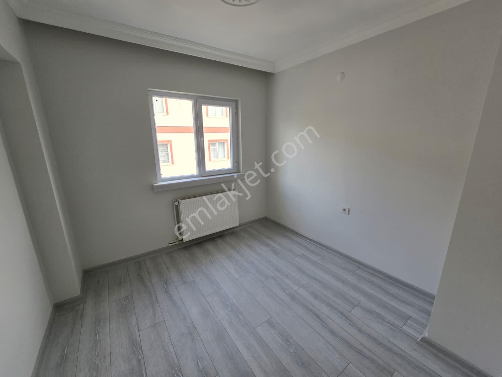 30 Ağustos Mah Satılık 3+1 Kilerli Full Yapılı Arakat Ön Cephe Daire - Görsel 32