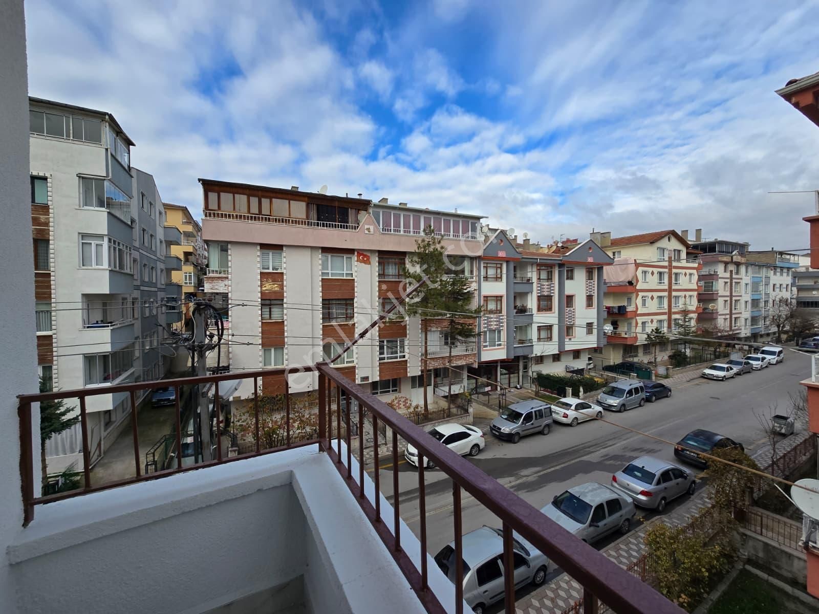 30 Ağustos Mah Satılık 3+1 Kilerli Full Yapılı Arakat Ön Cephe Daire - Görsel 17