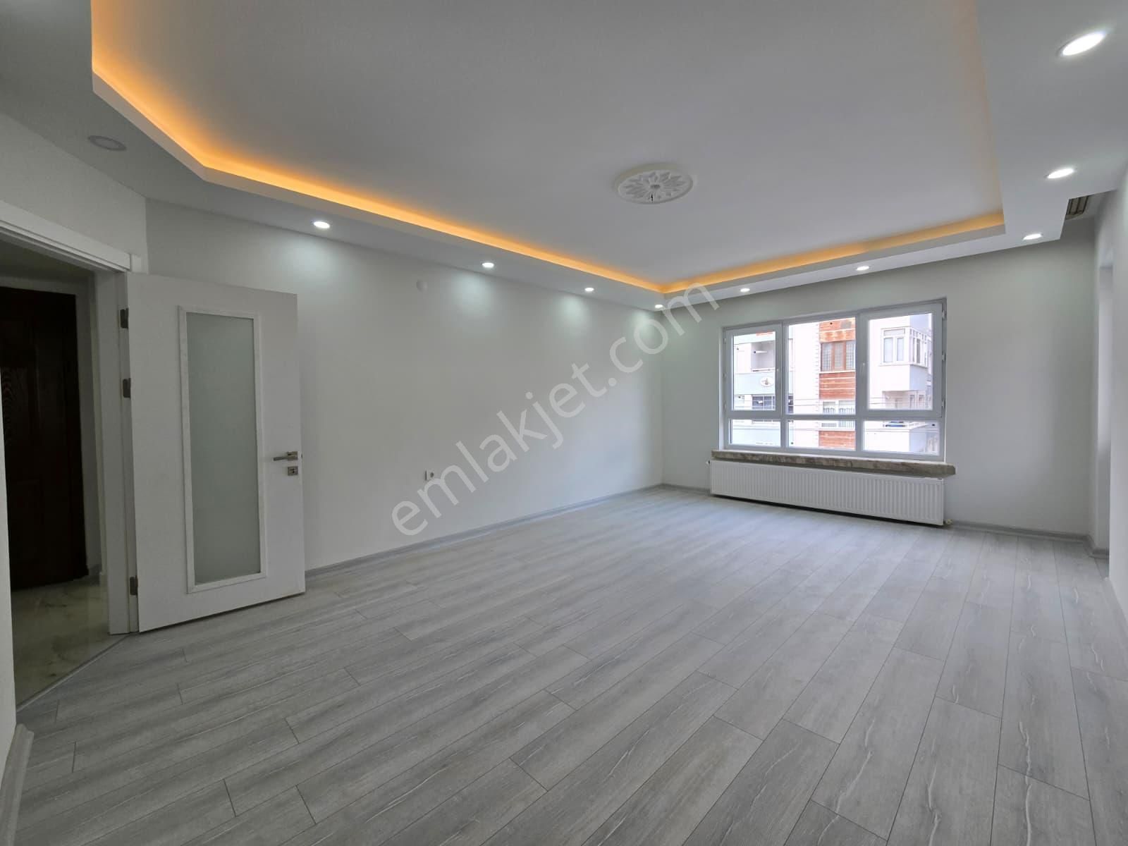 30 Ağustos Mah Satılık 3+1 Kilerli Full Yapılı Arakat Ön Cephe Daire - Görsel 14