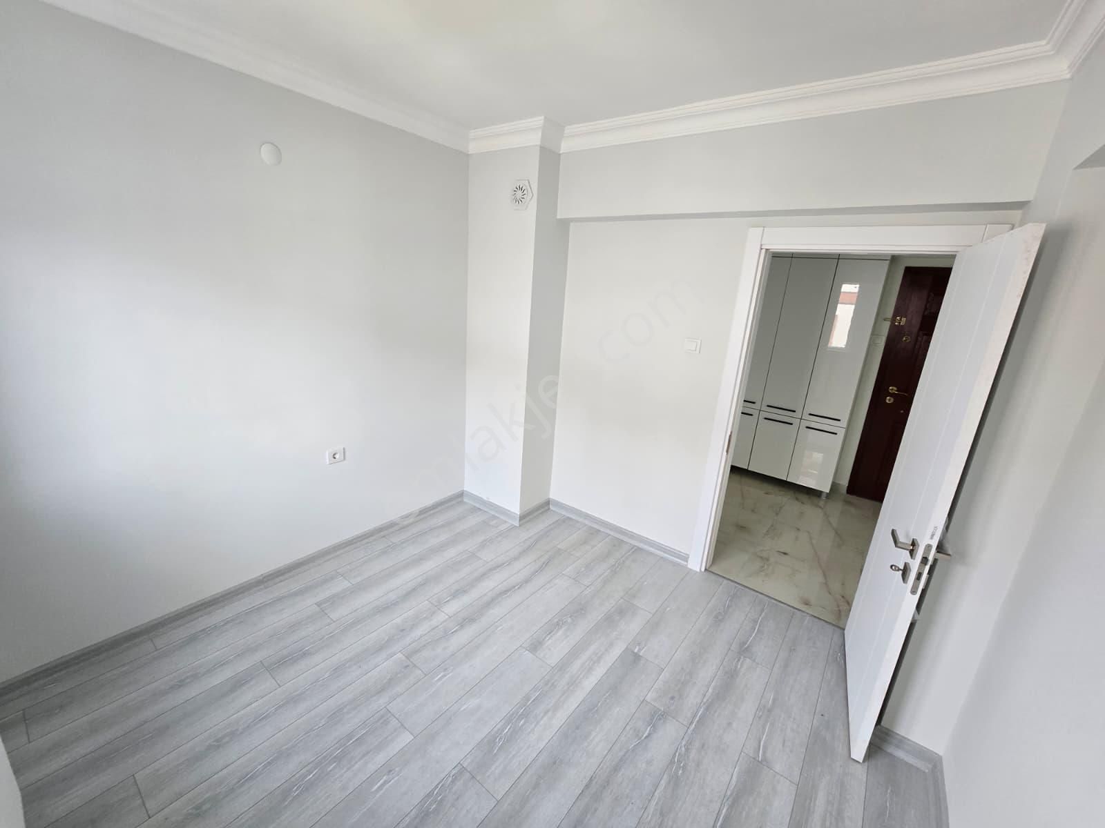 30 Ağustos Mah Satılık 3+1 Kilerli Full Yapılı Arakat Ön Cephe Daire - Görsel 26