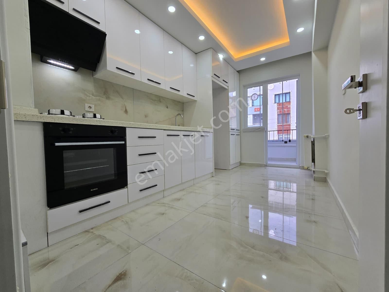 30 Ağustos Mah Satılık 3+1 Kilerli Full Yapılı Arakat Ön Cephe Daire