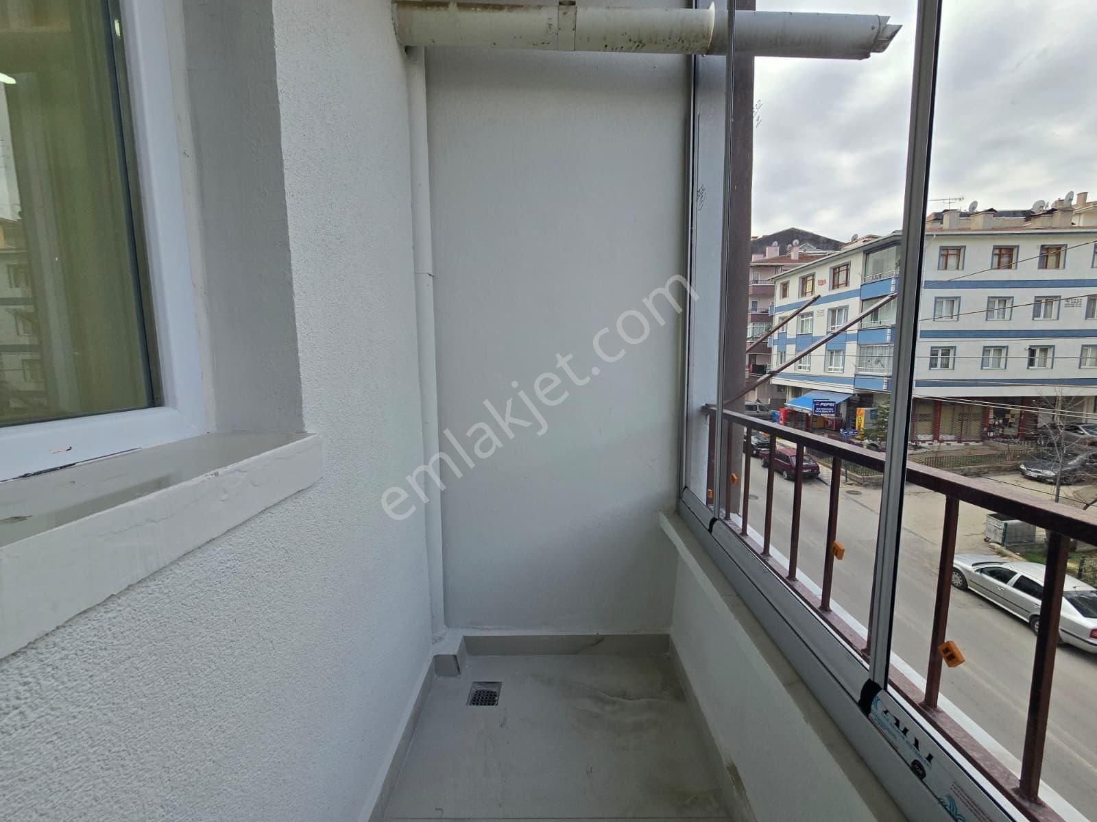 30 Ağustos Mah Satılık 3+1 Kilerli Full Yapılı Arakat Ön Cephe Daire - Görsel 8