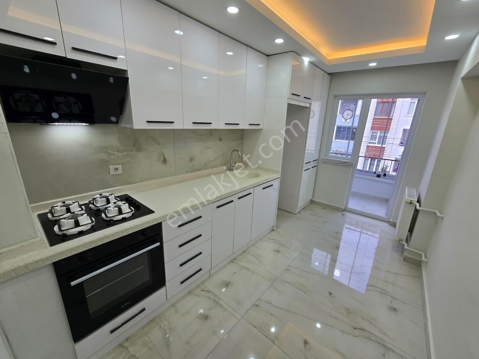 30 Ağustos Mah Satılık 3+1 Kilerli Full Yapılı Arakat Ön Cephe Daire - Görsel 4