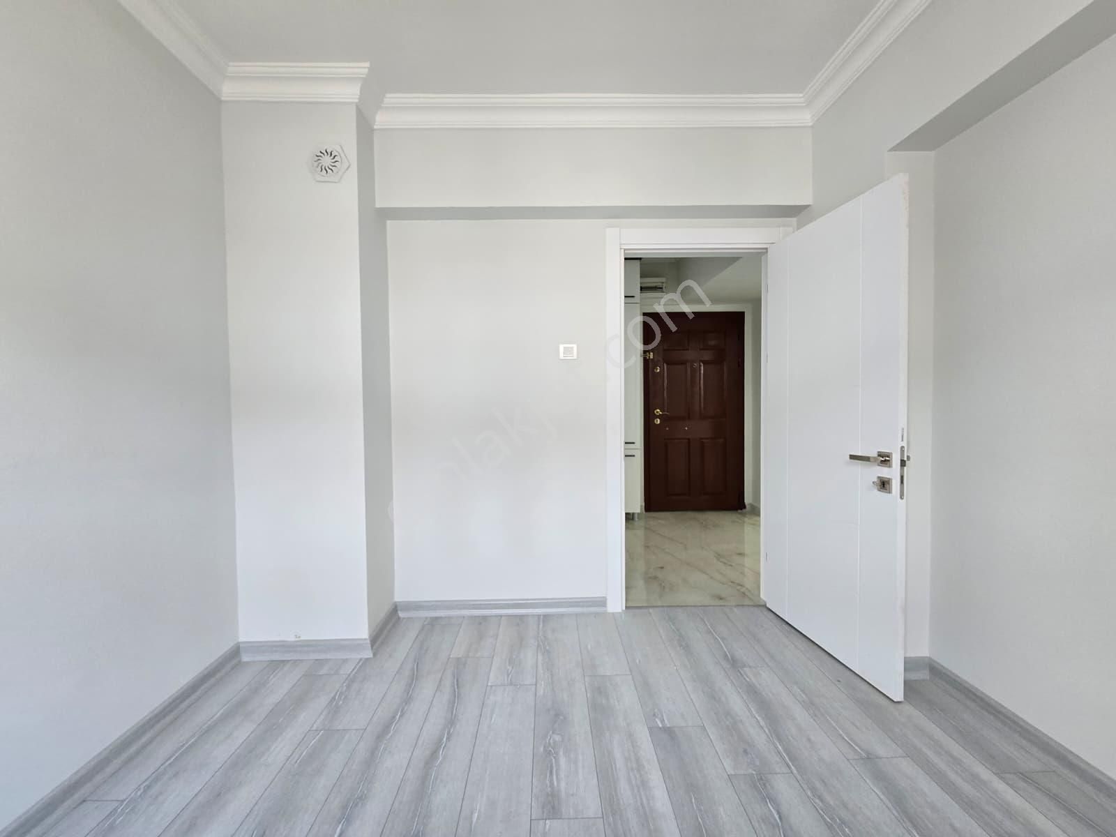 30 Ağustos Mah Satılık 3+1 Kilerli Full Yapılı Arakat Ön Cephe Daire - Görsel 25