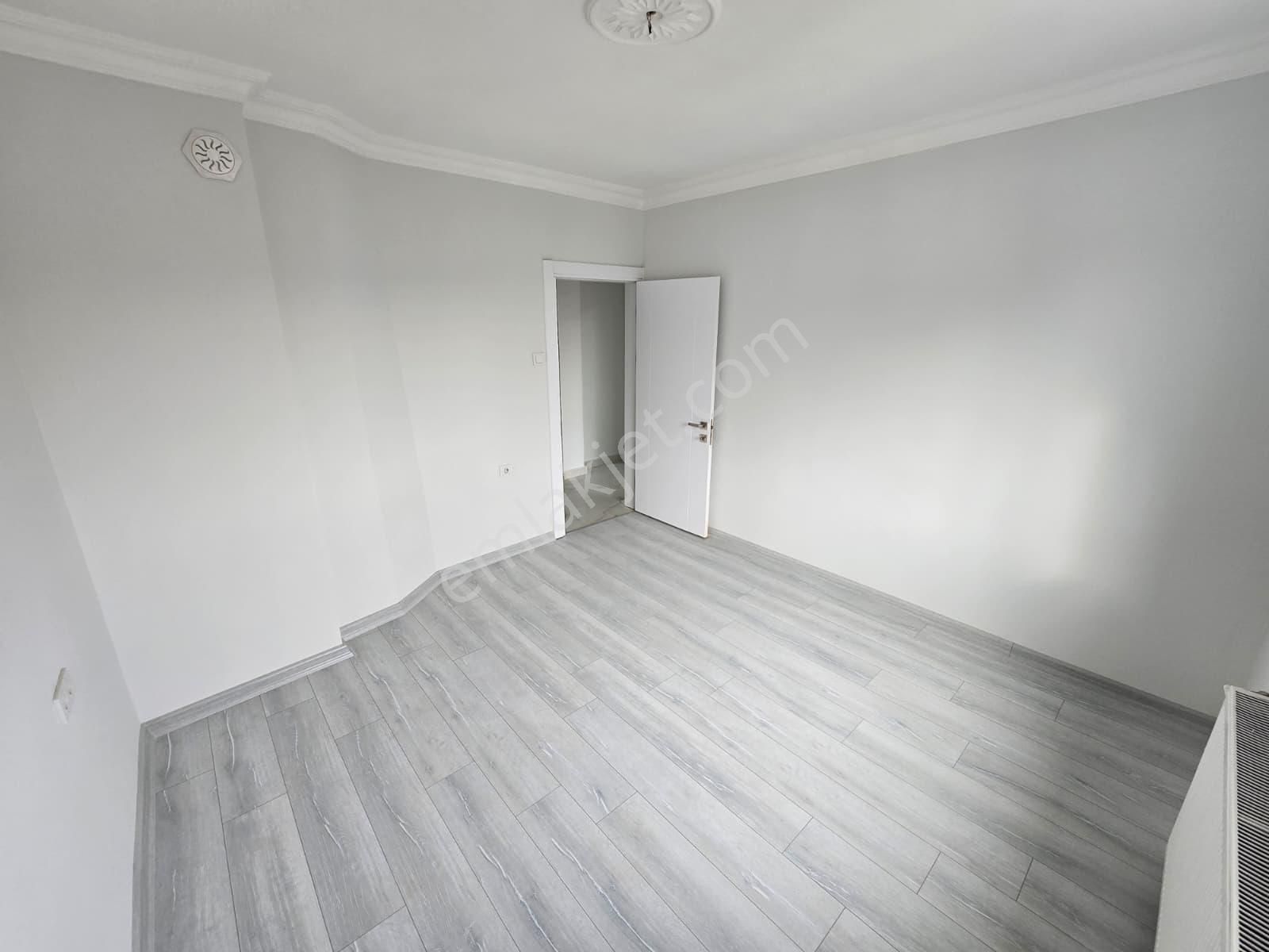 30 Ağustos Mah Satılık 3+1 Kilerli Full Yapılı Arakat Ön Cephe Daire - Görsel 21