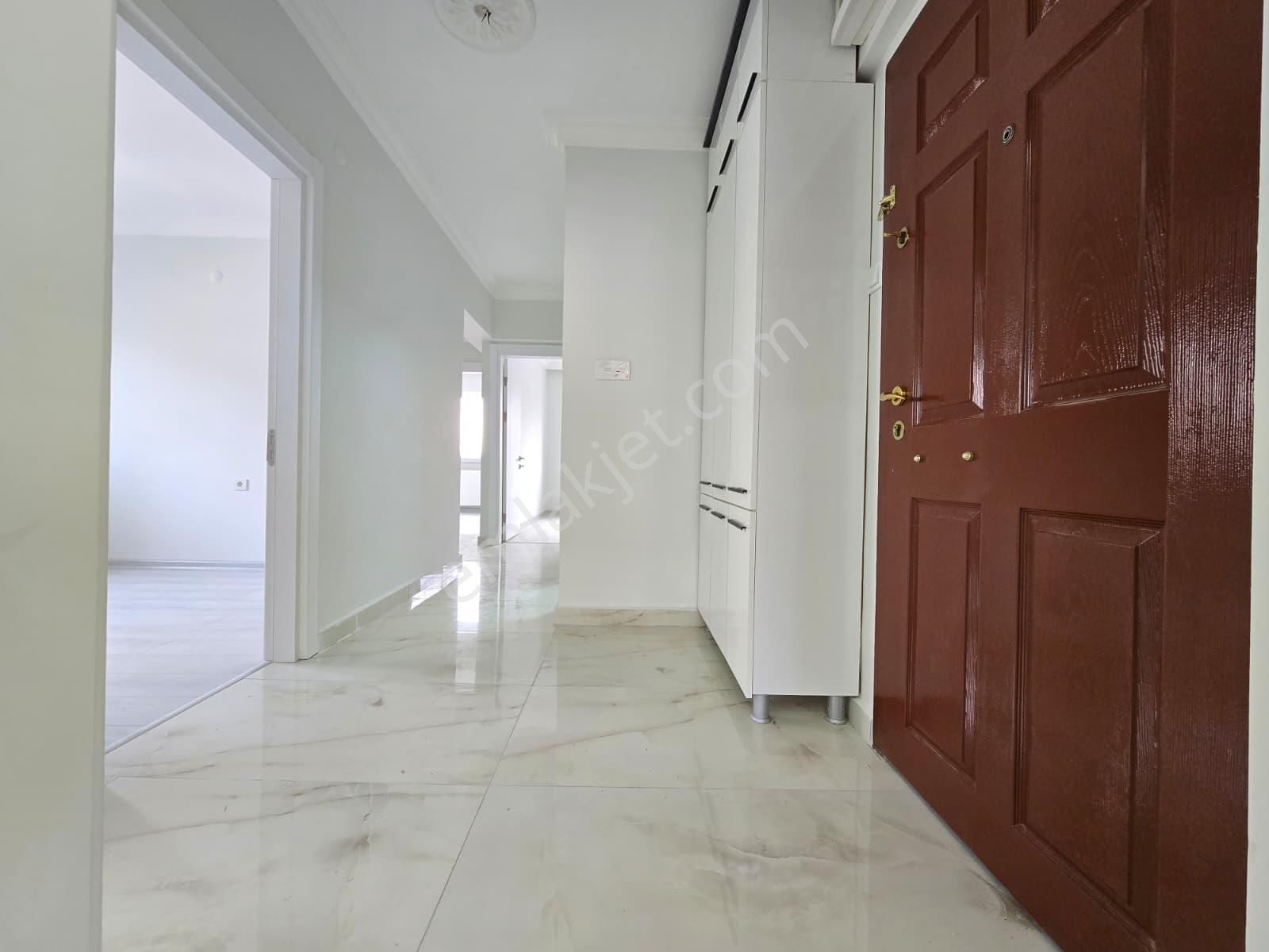 30 Ağustos Mah Satılık 3+1 Kilerli Full Yapılı Arakat Ön Cephe Daire - Görsel 23