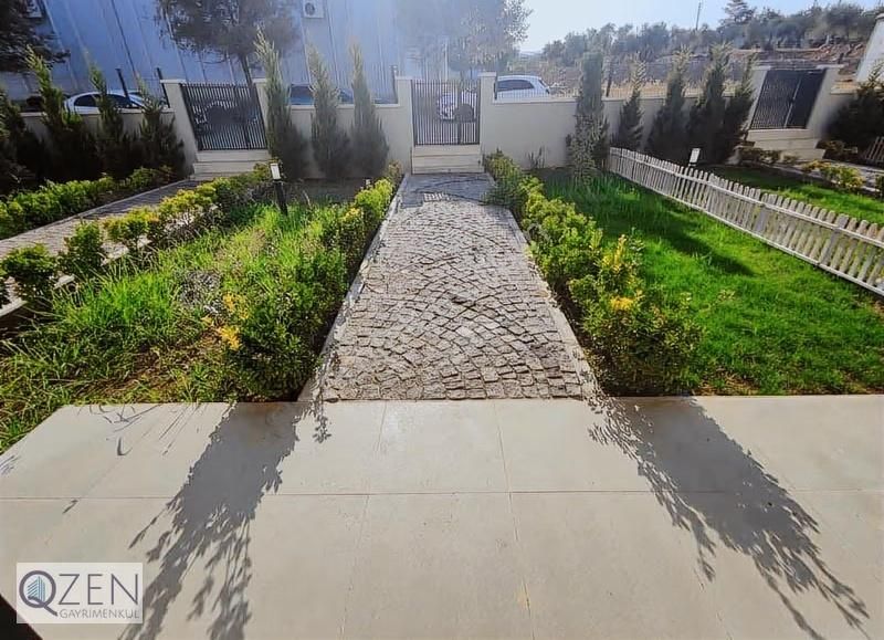 Qzen'den Görecede Bağımsız Bahçeli 262 M2 4+1 Geniş Triblex - Görsel 11