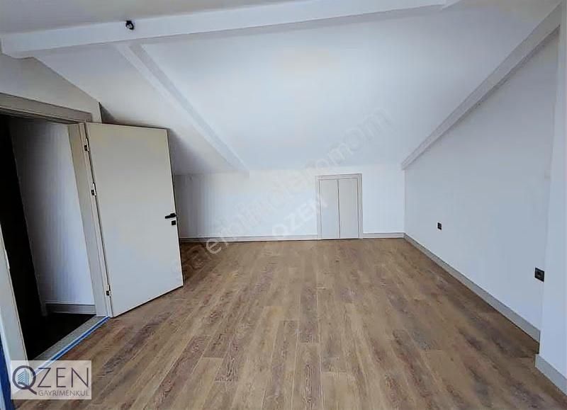 Qzen'den Görecede Bağımsız Bahçeli 262 M2 4+1 Geniş Triblex - Görsel 27