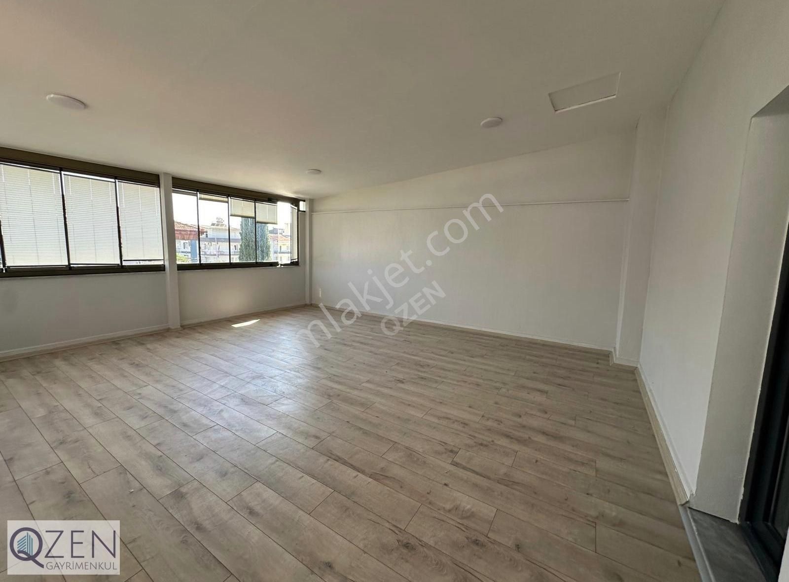 Q'zen Den Bağımsız Geniş Bahçeli Otoparklı 220 M² 5+1 Triblex - Görsel 22