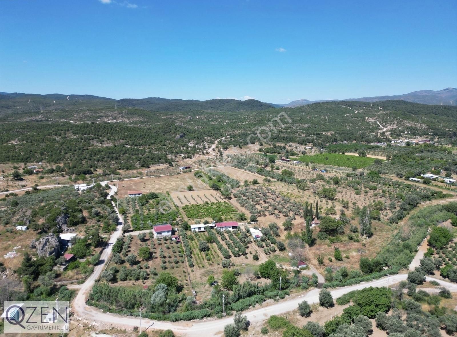 Q'zen Den Dereköyde Numrajlı 3729 M2 İçerisnde 2+1 Ev Olan Bağ - Görsel 15