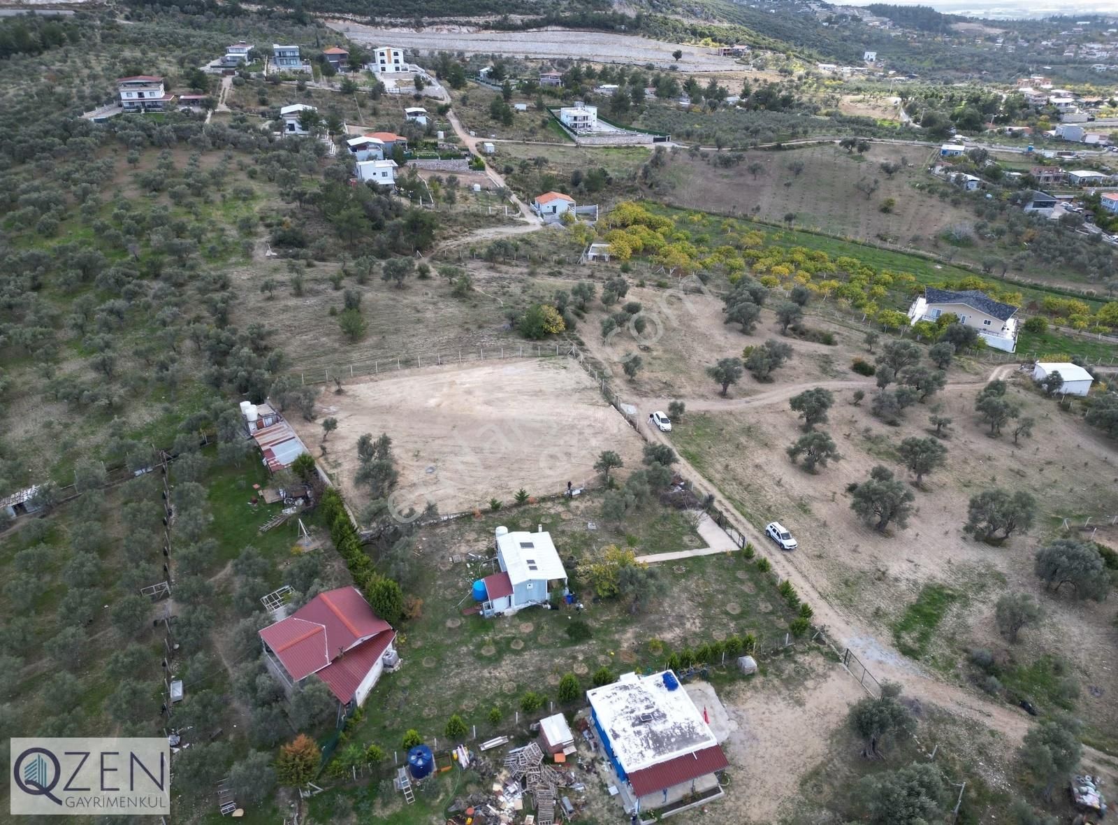 Q'zen Den Karacaağaçta 1473 M2 Tek Örgülü Tarla