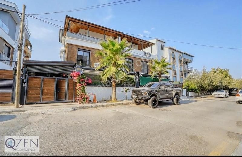 Qzen Gayrimenkul Den Merkezi Konumda 5+1 Villa - Görsel 4